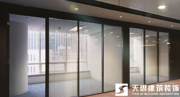<a href=http://qs188.cn/ target=_blank class=infotextkey>合肥辦公室裝修</a>玻璃
